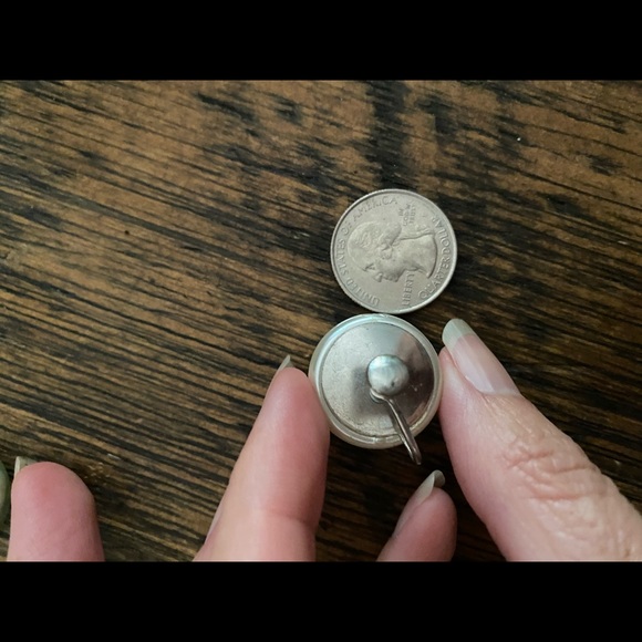 3/$15🥳 vintage screw-back  button earrings - Picture 8 of 8